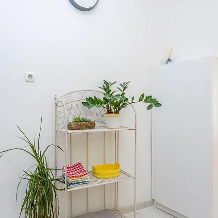 B&A - Center Of Split Apartment Exterior photo